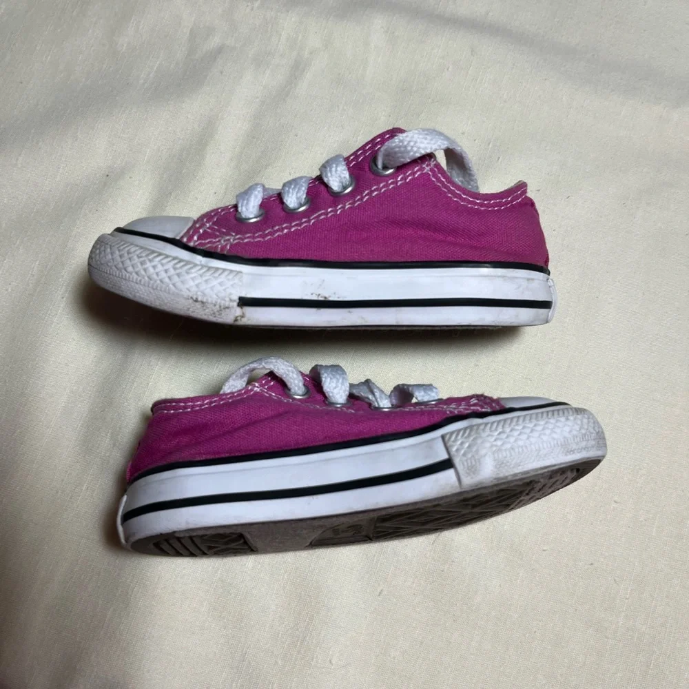 Converse All Star Kids Low Top Sneakers in Raspberry